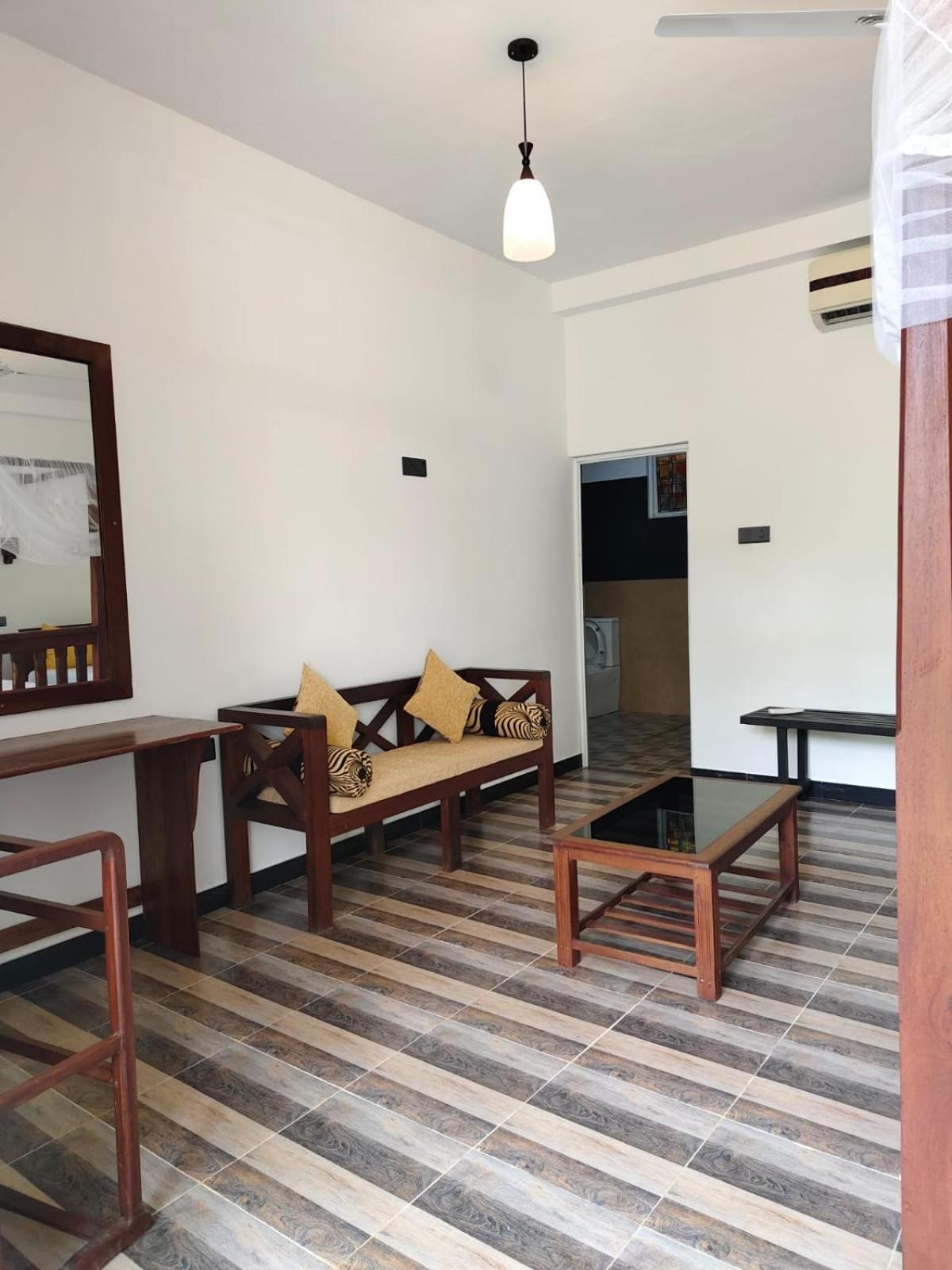Queen'S Place Unawatuna Exterior foto